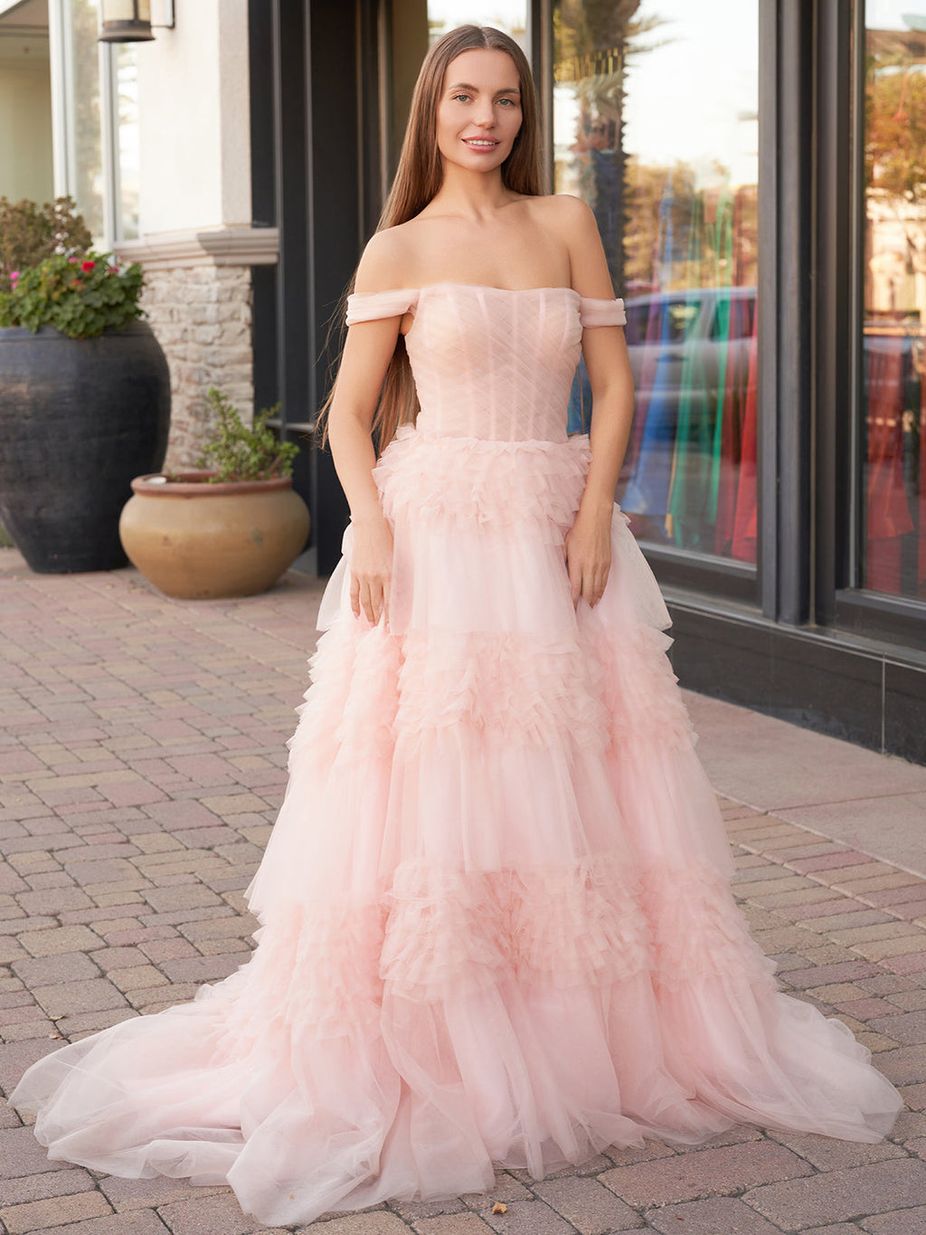 Zariah | Vestido de fiesta de tul con volantes, corte princesa ruborizado, corte A y hombros descubiertos