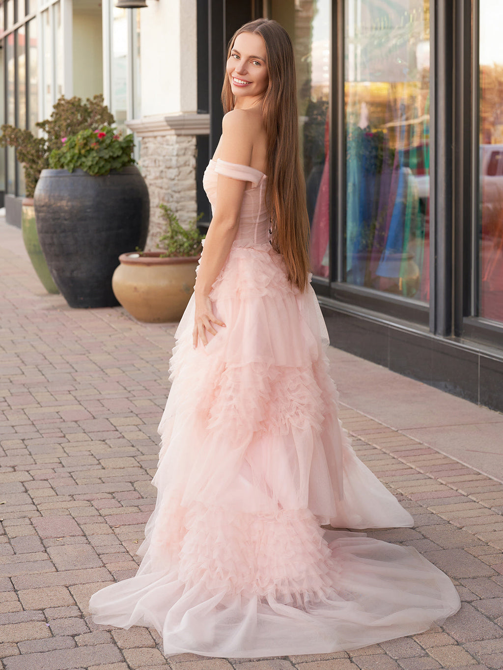 Zariah | Vestido de fiesta de tul con volantes, corte princesa ruborizado, corte A y hombros descubiertos