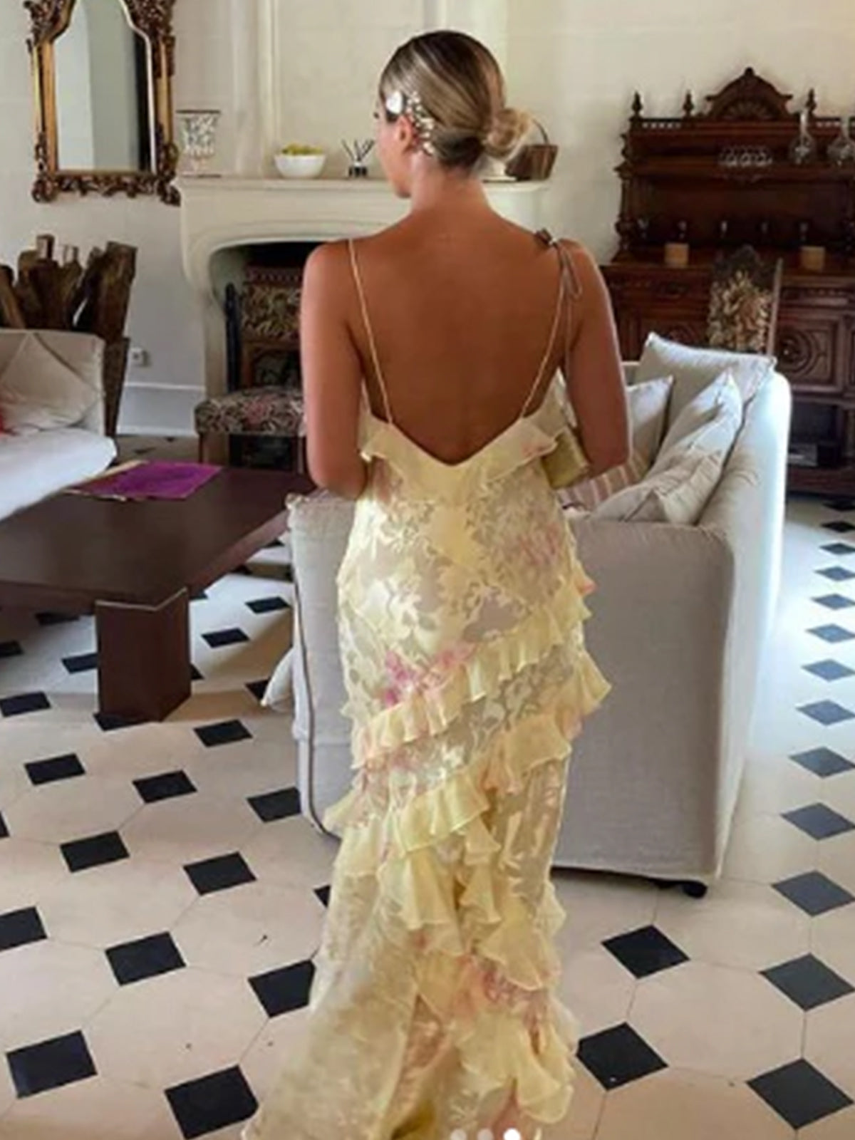 Zaylee | Vestido de fiesta largo amarillo de corte sirena con tirantes finos y volantes
